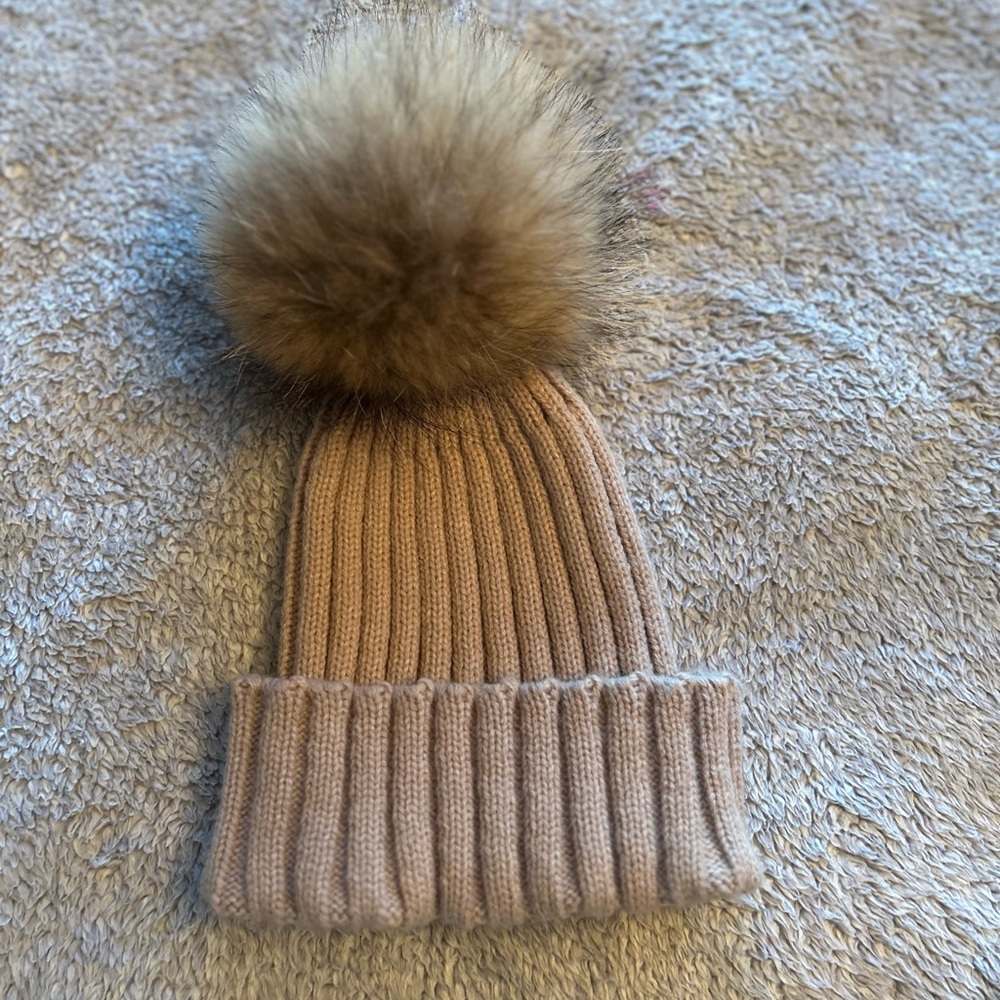 Fir forever Pom Pom hat ( real rabbit) for kids.